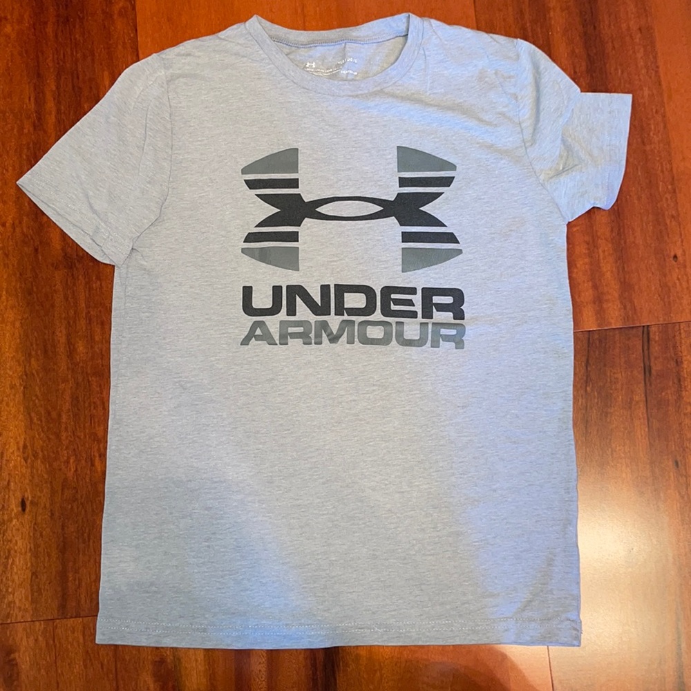 Boys Large Under Armour Gray Cotton T-Shirt